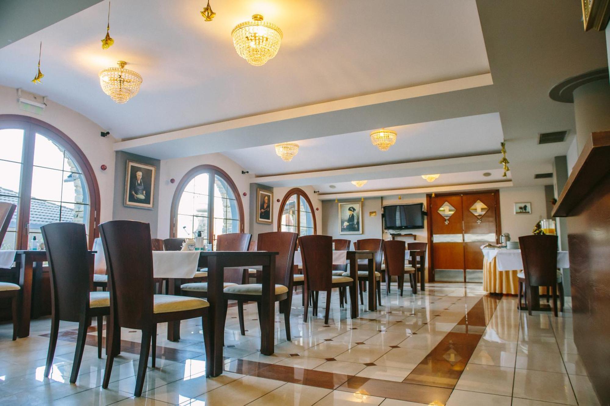 Grand Hotel Dentro Konitsa Exterior photo