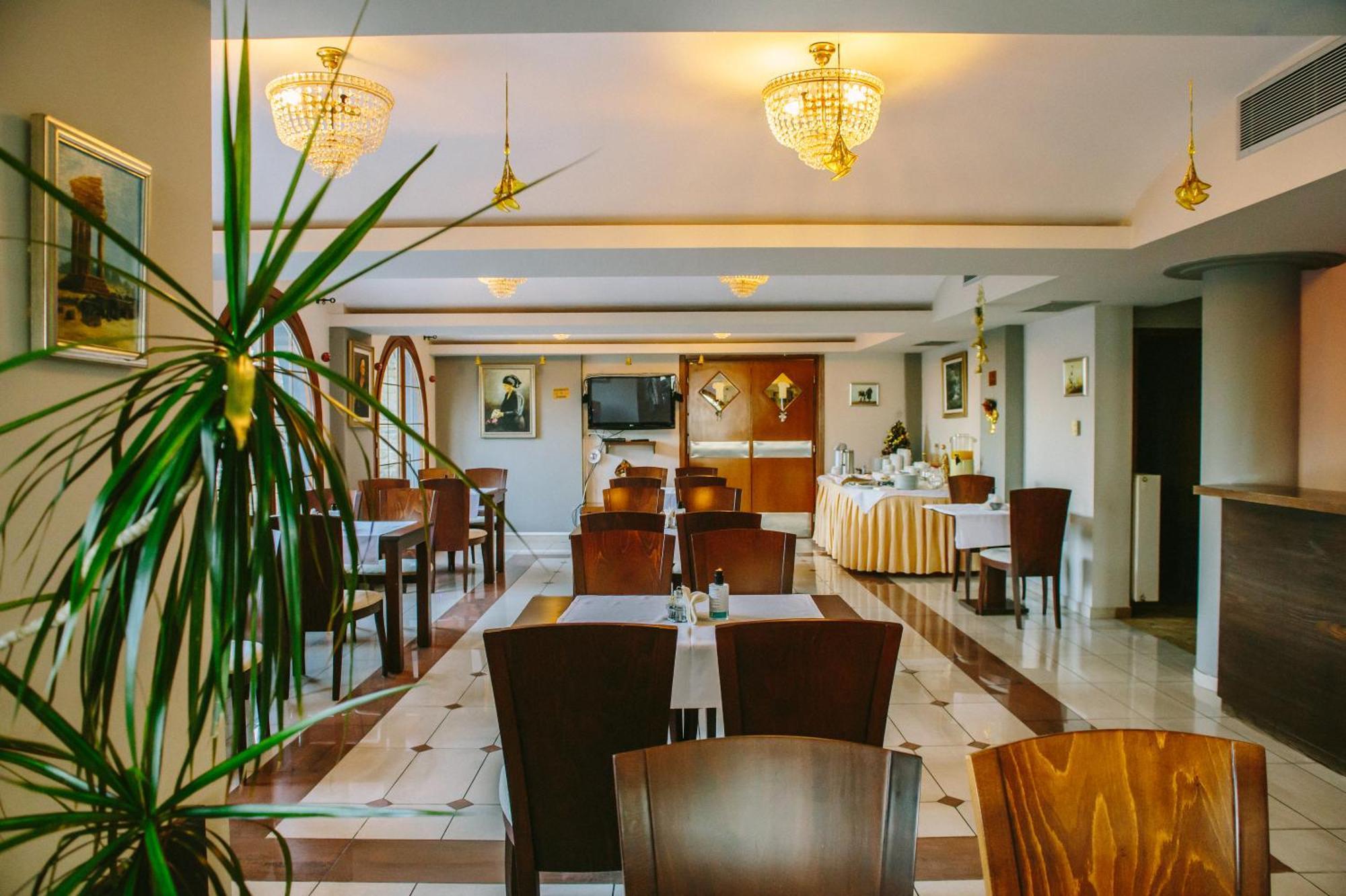 Grand Hotel Dentro Konitsa Exterior photo